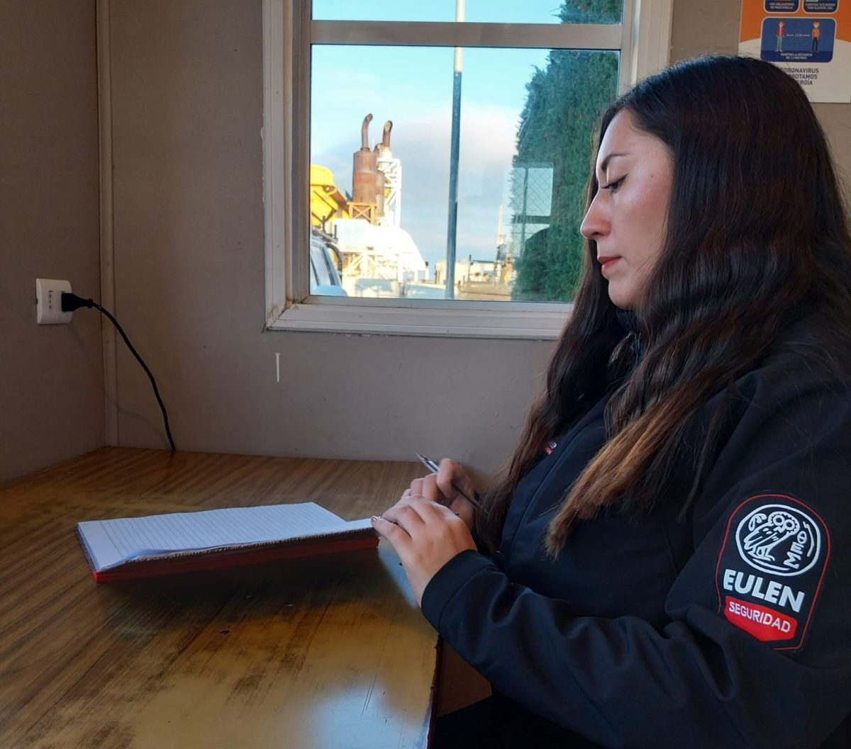 Mujeres impulsan labores de seguridad y limpieza en el Corazón de Tierra del Fuego