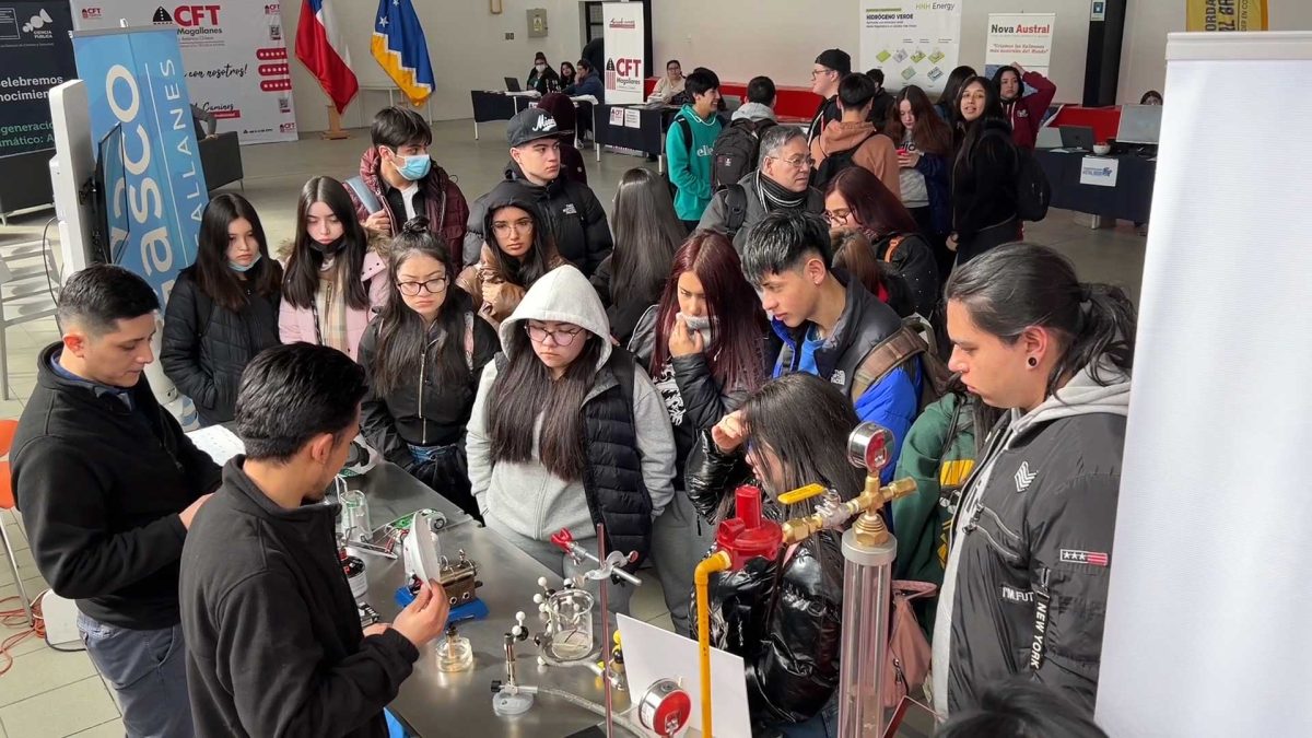 Feria del Hacer del CFT de Magallanes ¡Descubre y Apoya el Talento Local!